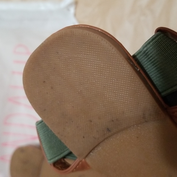 💥3 for $10💥 Sandal Up Khaki Green Sandal Flats - Picture 9 of 15